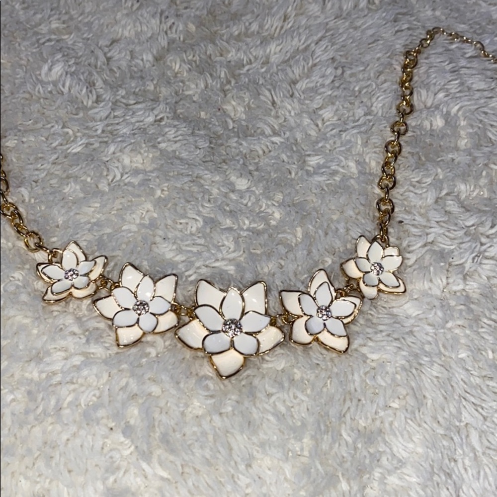 White flower necklace